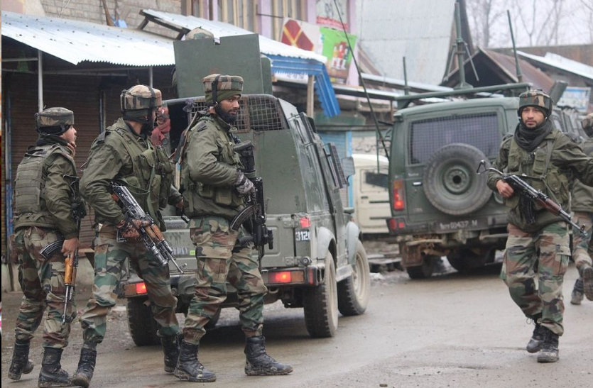 anti terror operation जम्मू-कश्मीर में आतंकियों के साथ एनकांउटर में एक जेसीओ समेत 5 जवान शहीद