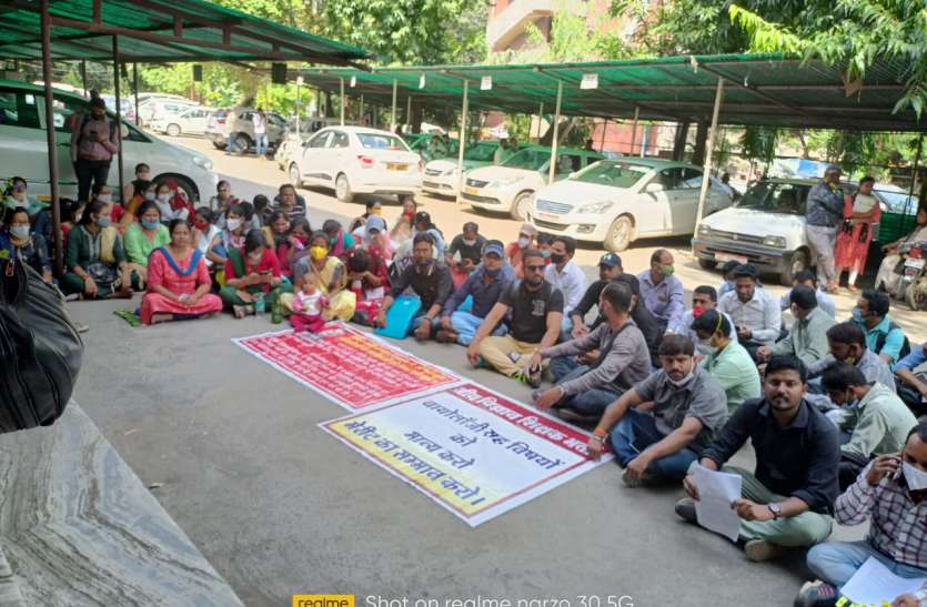 डिग्री वैध, इसी से अतिथि शिक्षक के रूप में पढ़ाया, लेकिन परीक्षा पास की तो नियुक्ति नहीं दे रहे डिग्री वैध, इसी से अतिथि शिक्षक के रूप में पढ़ाया, लेकिन परीक्षा पास की तो नियुक्ति नहीं दे रहे