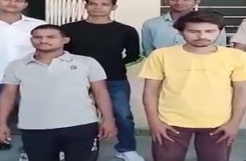 पांच हजार का ईनामी हिस्ट्रीशीटर समेत दो गिरफ्तार पांच हजार का ईनामी हिस्ट्रीशीटर समेत दो गिरफ्तार
