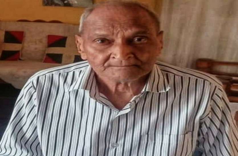 सेवानिवृत्त शिक्षक पिता की देहदान की अंतिम इच्छा पुत्र ने की पूरी सेवानिवृत्त शिक्षक पिता की देहदान की अंतिम इच्छा पुत्र ने की पूरी