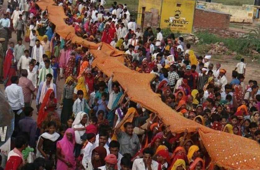 कैलामाता को अर्पित की जाएगी 108 मीटर लम्बी चुनरी कैलामाता को अर्पित की जाएगी 108 मीटर लम्बी चुनरी