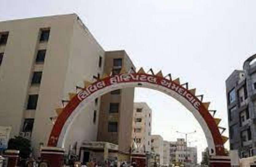 Ahmedabad : 66 डिग्री झुकी हुई रीढ़ की हड्डी को किया 11 डिग्री Ahmedabad : 66 डिग्री झुकी हुई रीढ़ की हड्डी को किया 11 डिग्री