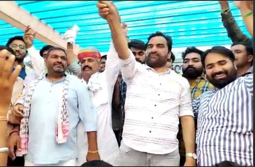 हनुमान बेनीवाल बोले - वल्लभनगर में ट्रेलर दिखाया है, पूरी फिल्म अभी बाकी हनुमान बेनीवाल बोले - वल्लभनगर में ट्रेलर दिखाया है, पूरी फिल्म अभी बाकी