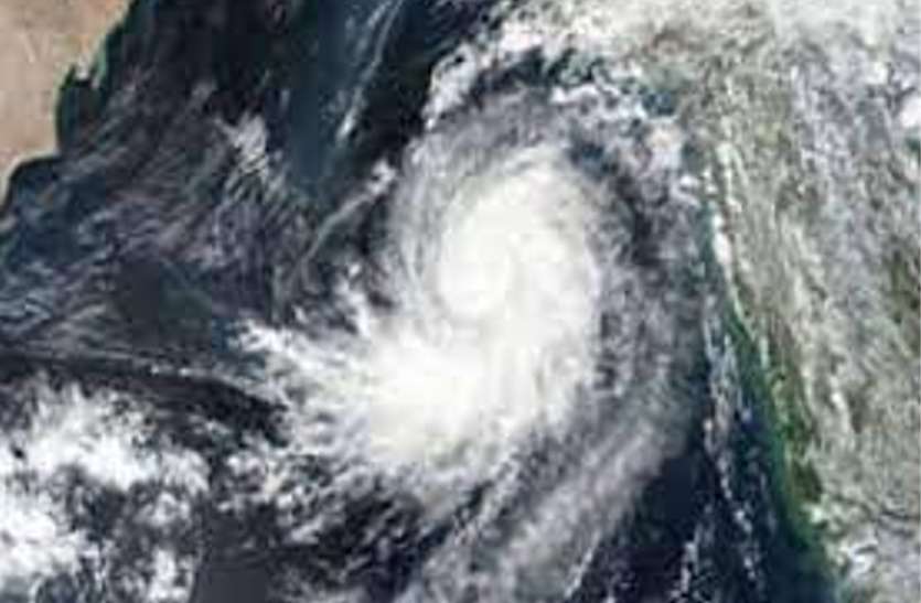 Heavy Rain Alert by mausam vibhag due to Hurricane Jawad Weather News Updates : यूपी में 16 से 19 अक्टूबर के बीच दिखेगा चक्रवाती तूफान जवाद का असर, भारी बारिश के बाद फिर शुरू होगी ठंड