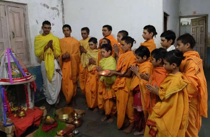 माता की आराधना में जुटे भक्त विधिक सेवा शिविरों में ग्रामीणों को जानकारियों से कराया रूबरू