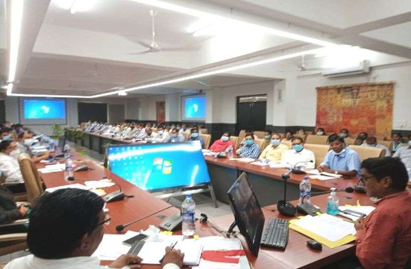 हफ्ते में 4 दिन स्कूलों का करे निरीक्षण हफ्ते में 4 दिन स्कूलों का करे निरीक्षण