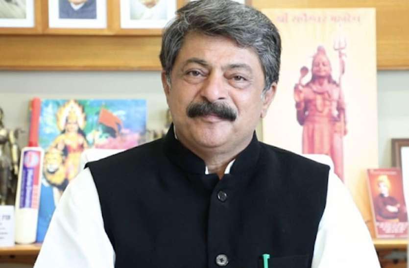 'दुनिया के सबसे बड़े एक्सप्रेस -वे व बुलेट ट्रेन से गुजरात को मिलेगी वैश्विक पहचान:' 'दुनिया के सबसे बड़े एक्सप्रेस -वे व बुलेट ट्रेन से गुजरात को मिलेगी वैश्विक पहचान:'