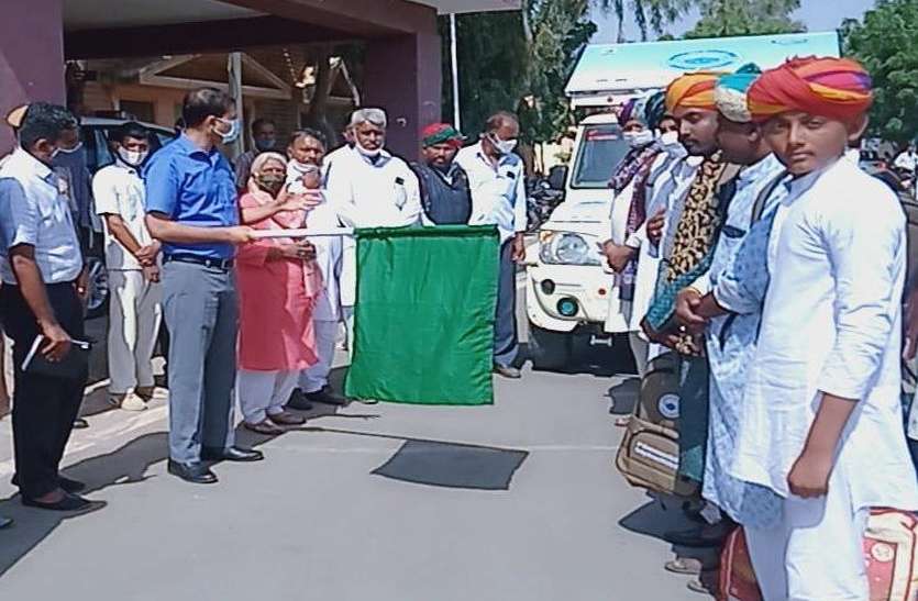 कोरोना जागरूकता रथों की रवानगी, कला जत्थे लोकशैली में करेंगे प्रचार-प्रसार कोरोना जागरूकता रथों की रवानगी, कला जत्थे लोकशैली में करेंगे प्रचार-प्रसार