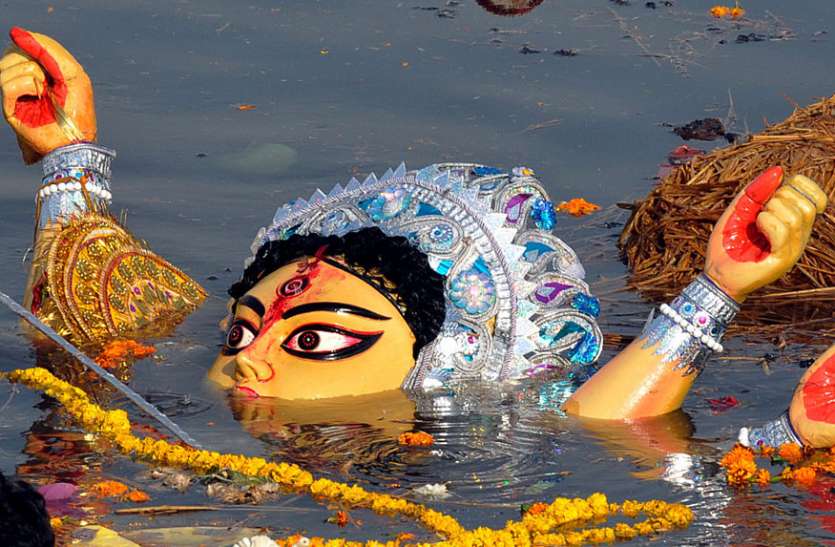 Durga Puja 2021 Durga Puja 2021: दिल्ली में सार्वजनिक स्थलों पर नहीं होगा मूर्ति विसर्जन, DPCC ने जारी किया आदेश