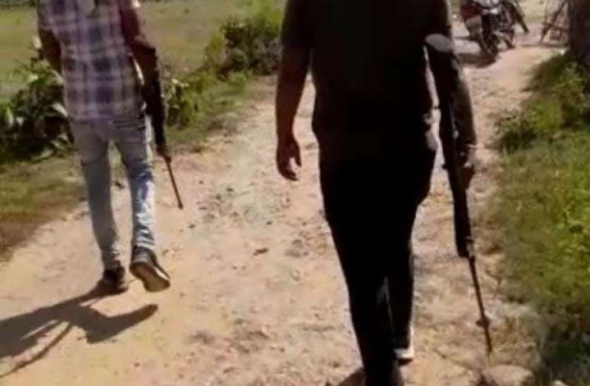 हथियारों के बल पर थी वन भूमि पर कब्जे की तैयारी, पुलिस पहुंची तो भागे हथियारों के बल पर थी वन भूमि पर कब्जे की तैयारी, पुलिस पहुंची तो भागे
