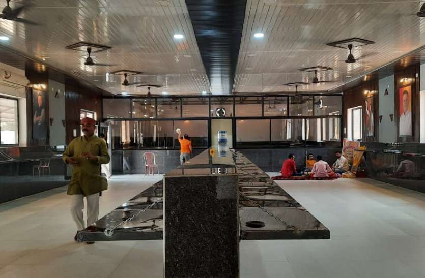 Uncle's kitchen inaugurated today in the presence of saints
