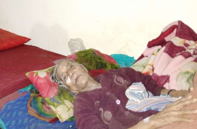 किसी का बेटा पटवारी तो किसी का इंजीनियर, परिवार भी संपन्न पर विडंबना देखिए यातना देकर इन बूढ़ी मांओं को भेज दिया वृद्धाश्रम