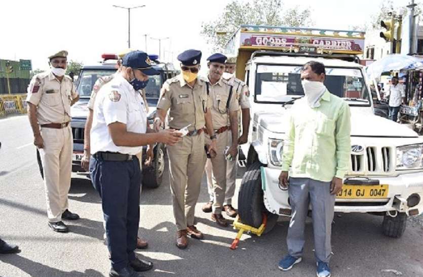 No-parking campaign of traffic police started