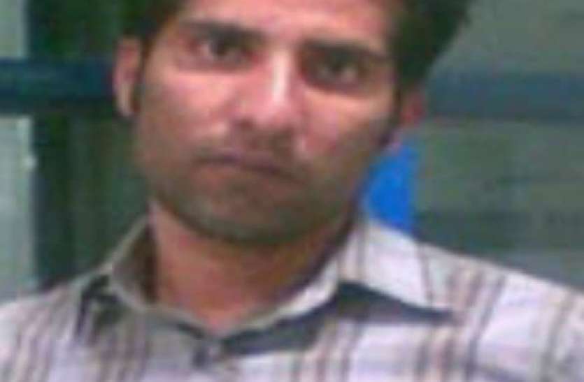 abid_ali.jpg अमरीका ने इस पाकिस्तानी शख्स पर रखा 7.5 करोड़ का इनाम, जानिए क्या है अपराध