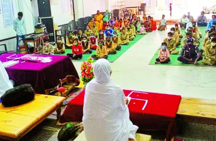 बांसवाड़ा : शिक्षा देने से पहले स्वयं आदर्श बनें गुरु बांसवाड़ा : शिक्षा देने से पहले स्वयं आदर्श बनें गुरु