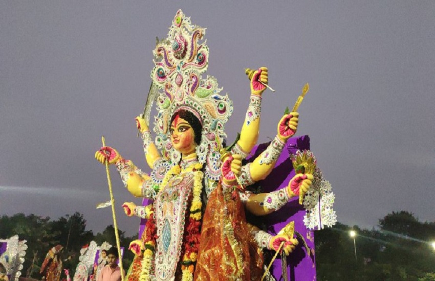 देवी प्रतिमा विसर्जन