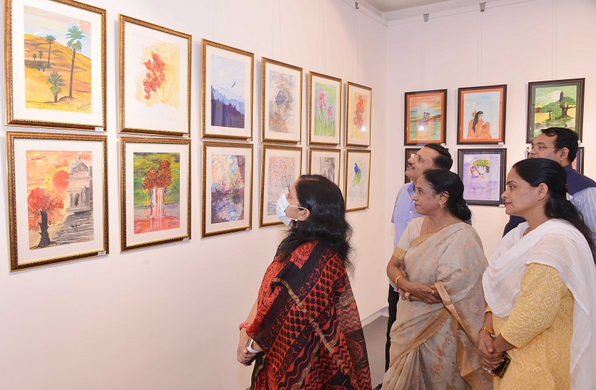 Painting exhibition 'Colorful Balloons' inaugurated at Jawahar Kala Kendra