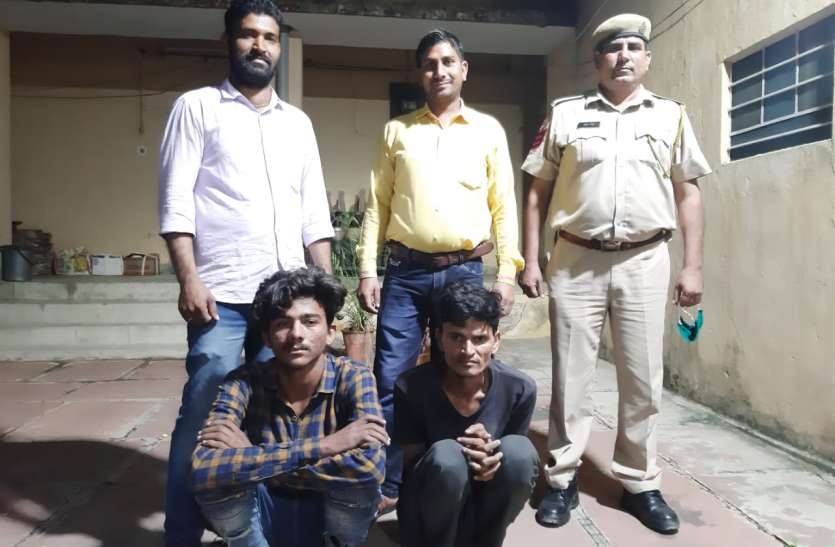 वाहन चोर गिरोह का पर्दाफाश दो बदमाश गिरफ्तार वाहन चोर गिरोह का पर्दाफाश दो बदमाश गिरफ्तार