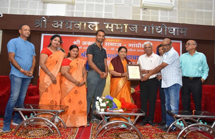 डॉ. नीमाबेन ने बढ़ाया गुजरात की महिलाओं का गौरव : गुप्ता