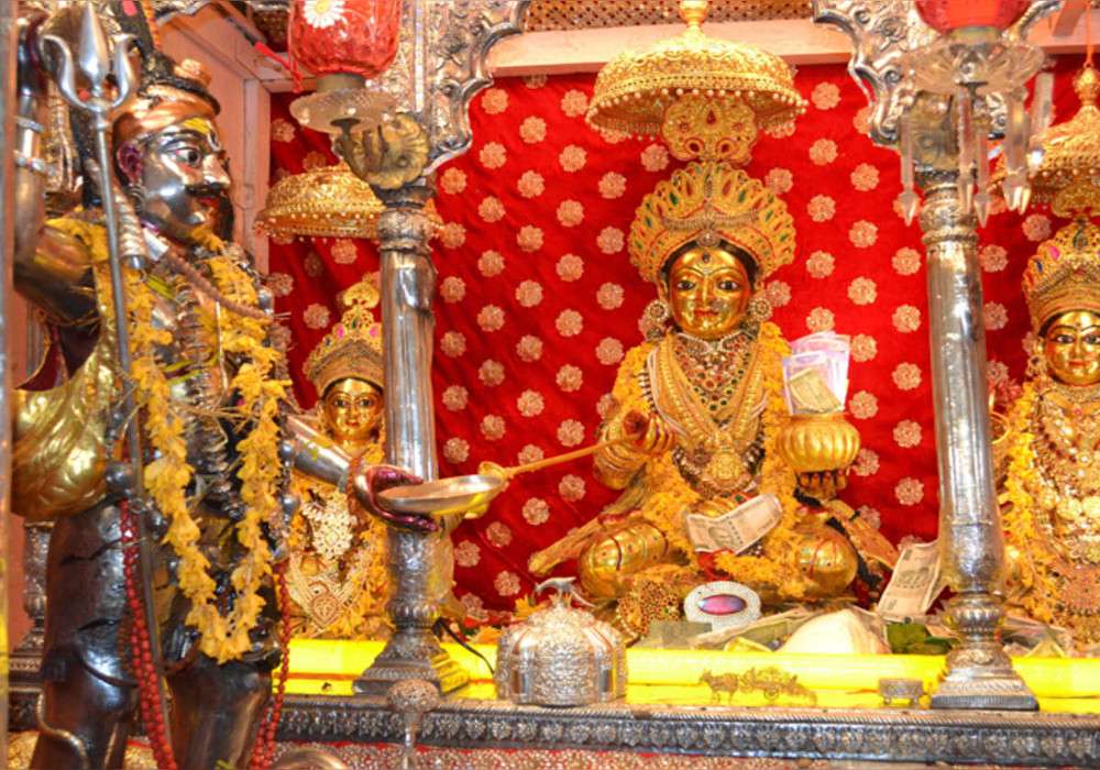 साल में सिर्फ चार दिन खुलता है काशी का अन्नपूर्णा मंदिर, धनतेरस का प्रसाद लेने देश दुनिया से पहुंचते हैं भक्त