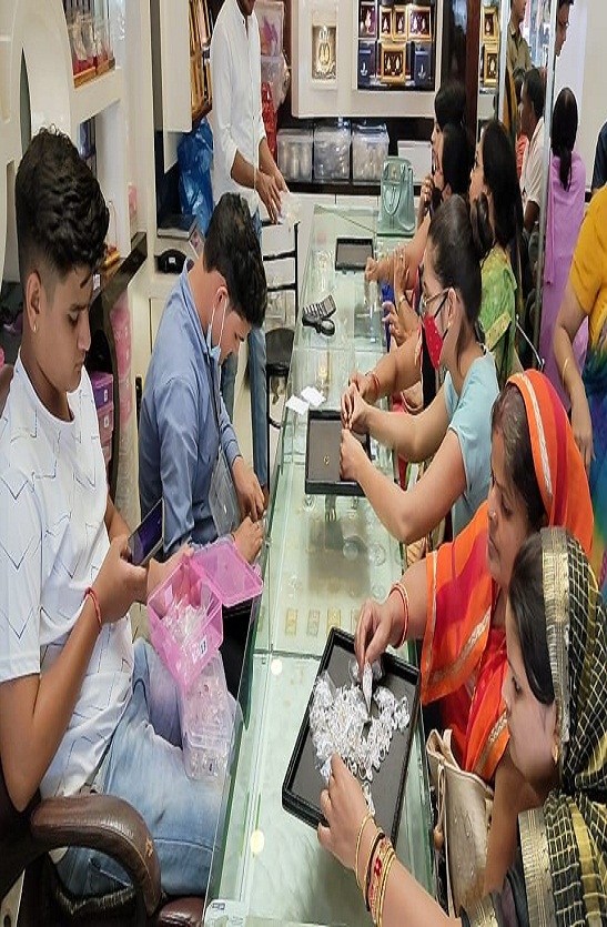 व्यापार, ऑटो मोबाइल, इलेक्ट्रोनिस, सराफा बाजार में आठ से दस करोड़ के कारोबार की उम्मीद