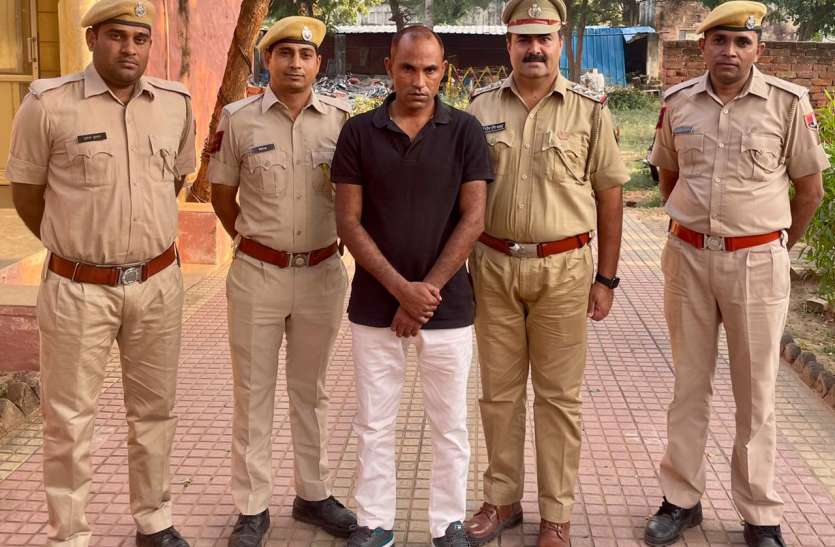 दो हजार रुपए का इनामी गिरफ्तार दो हजार रुपए का इनामी गिरफ्तार