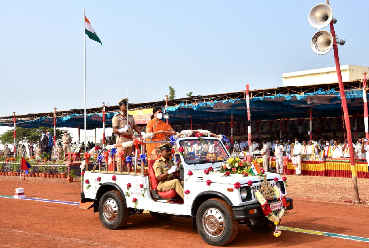 प्राकृतिक आपदा से जूझ रहे जिलों को देंगे सहायता