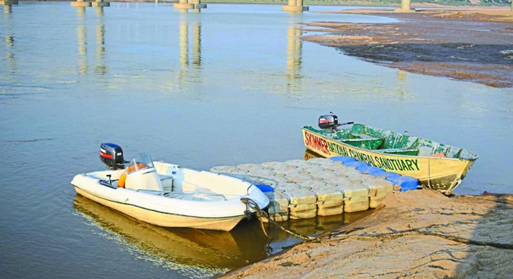 नौकायन से गुलजार एमपी घाट, हमारी सरकार देख रही बाट