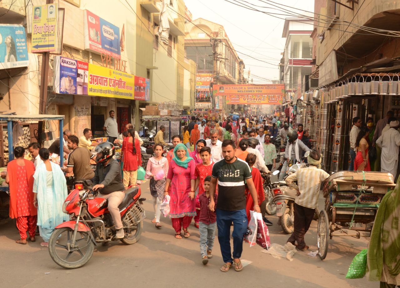 धनतेरस पर बाजार में पहुंचा धन- जेवर, वाहन, बर्तन की हुई अच्छी बिक्री