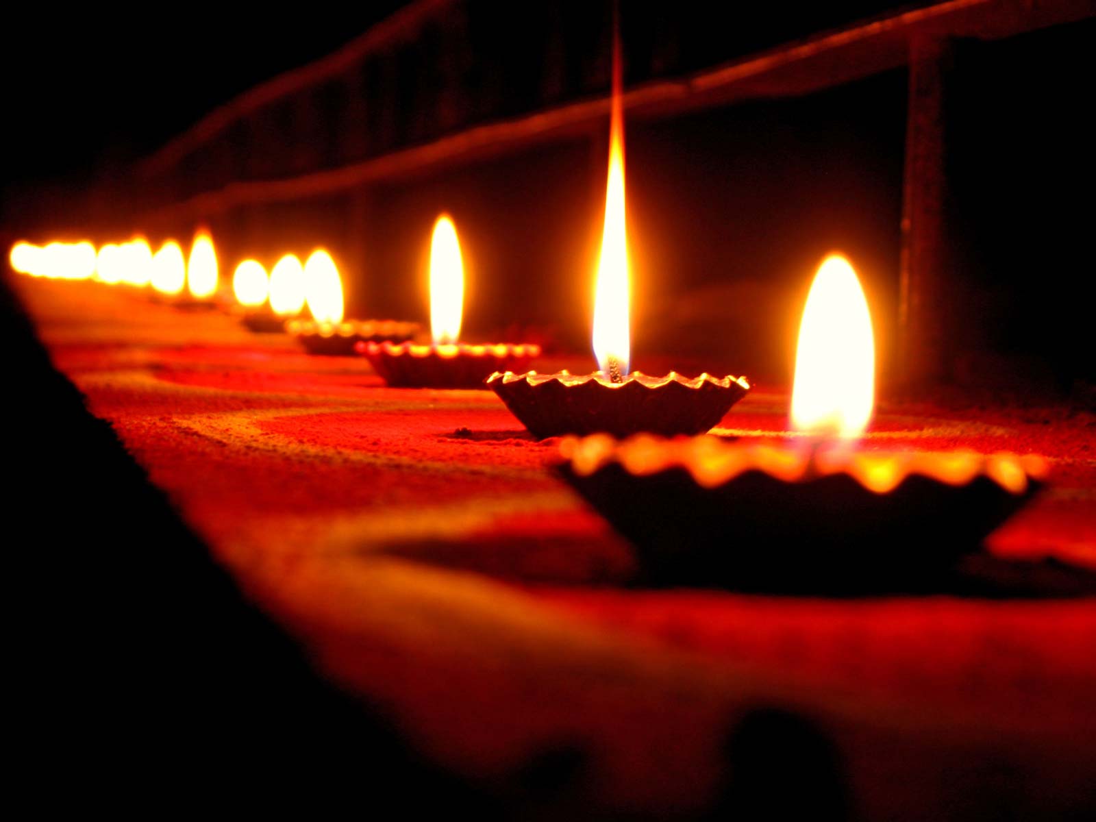diwali 2021, know how to light diyas and light in right way