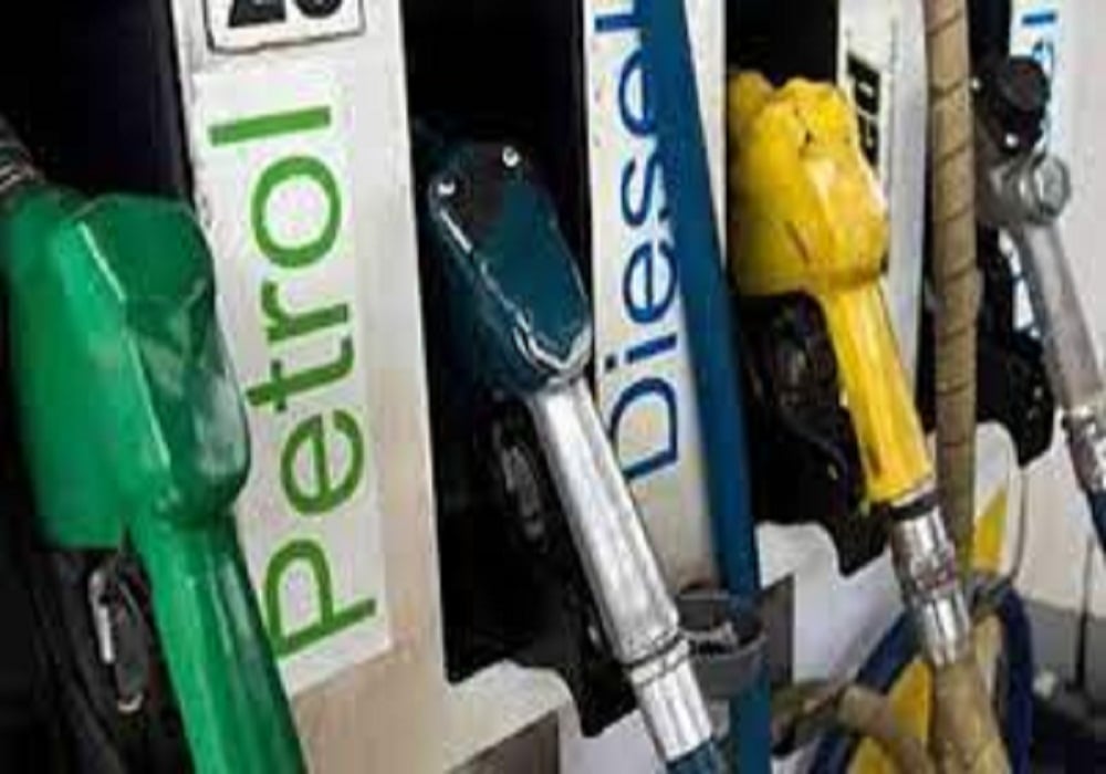 Petrol Diesel Rate Today: दीवाली पर पेट्रोल और डीजल के दामों में गिरावट, जानिए रेट