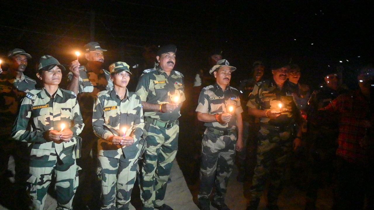 दीपों की जगमगाहट से रोशन हुई सरहद, सजी रंगोली में भरे खुशियों के रंग