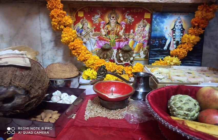 Celebrated, Festival....हर्षोल्लास से मनाई दीपावली, देवी लक्ष्मी का पूजन कर मांगी समृद्धि