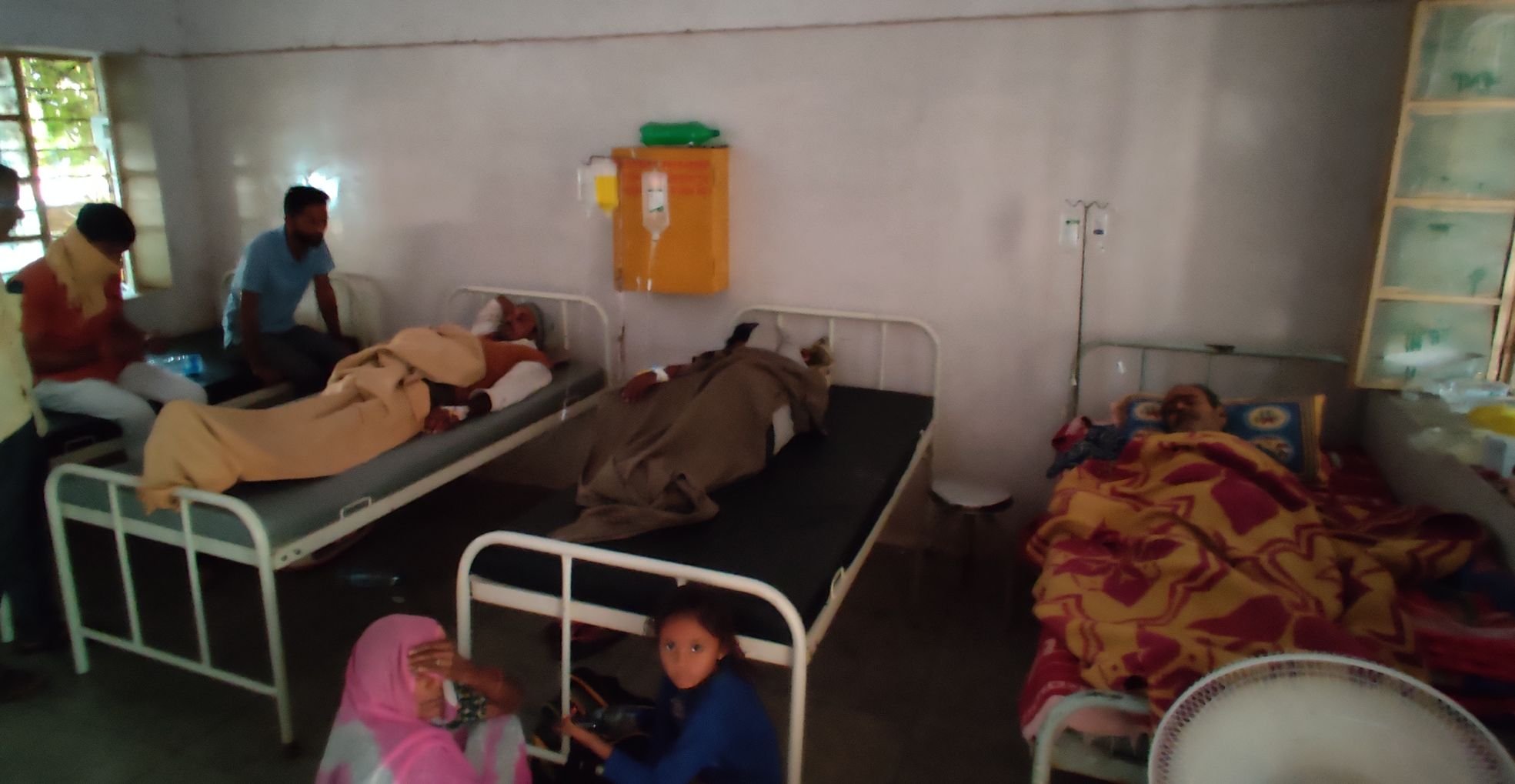 Video :बैड की कमी से मरीज परेशान, गैलेरी में किए भर्ती