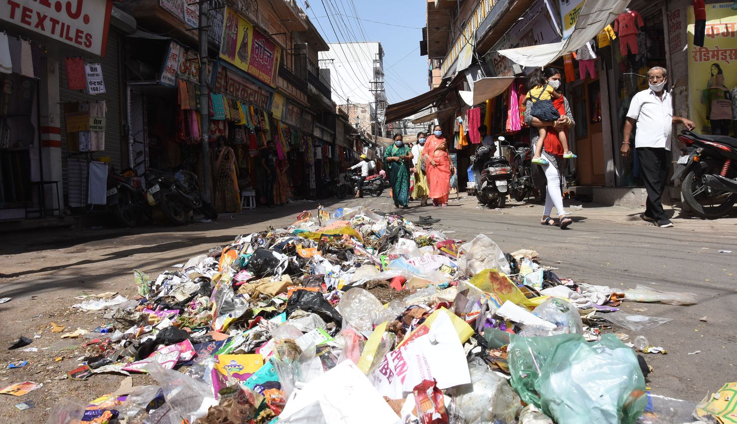 दीपावली की छुट्टियों में बढ़ गया 200 टन कचरा 