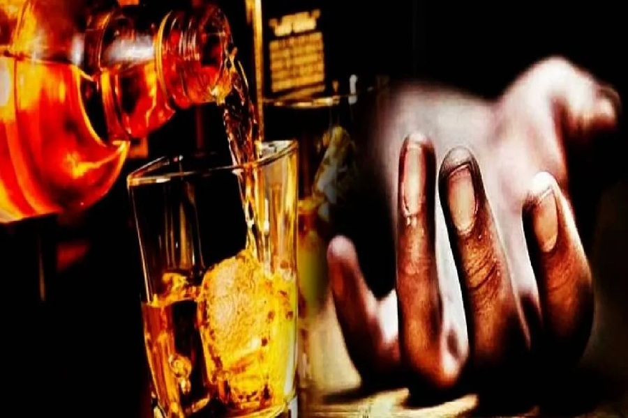 आपकी बात, जहरीली शराब से मौतें क्यों नहीं रुक रहीं?