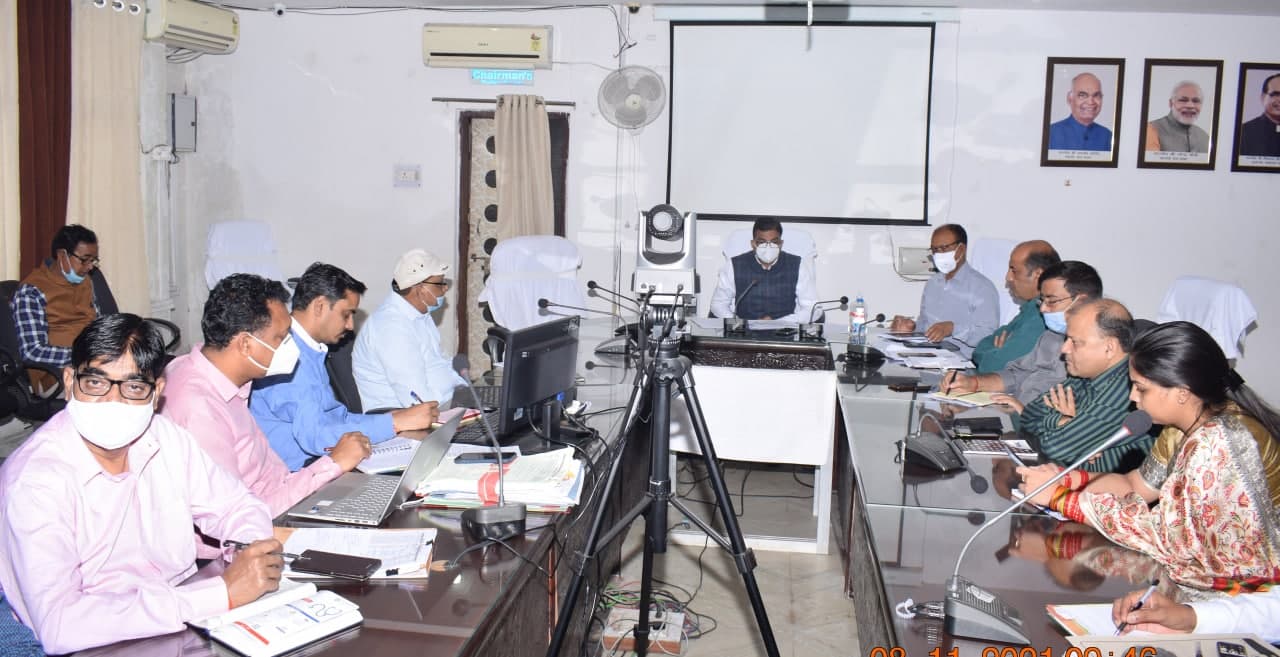 Singrauli collector gave three days opportunity to resolve pending cases