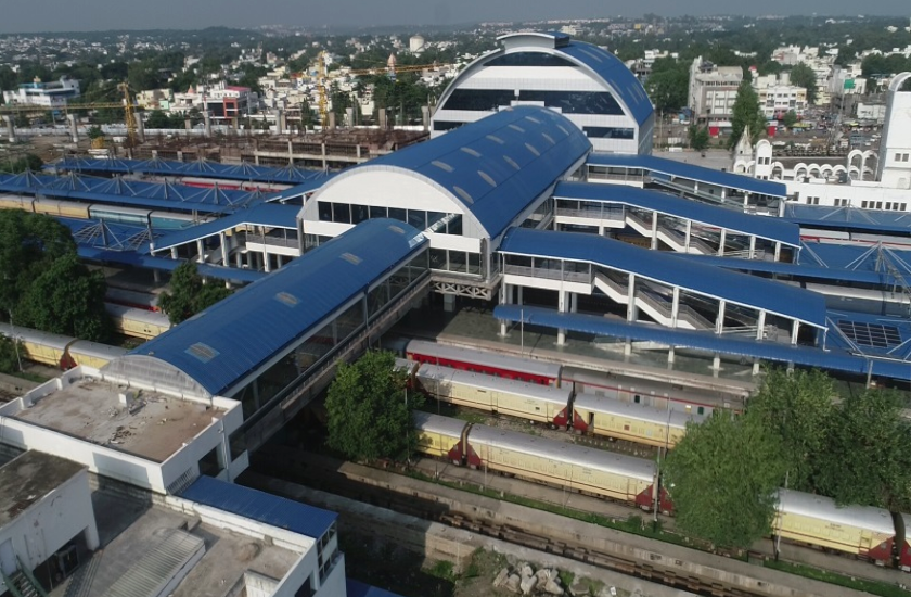 वर्ल्ड क्लास रेलवे स्टेशन भारत में बनकर तैयार, यात्रियों को पहली बार मिलेंगी ये खास सुविधाएं News