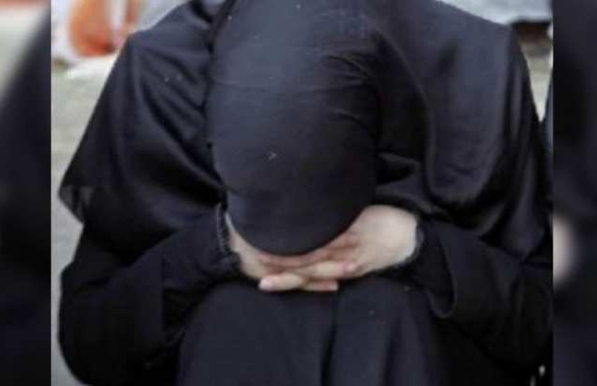 wife-reached-home-late-due-to-road-jam-husband-gave-triple-talaq.jpg
