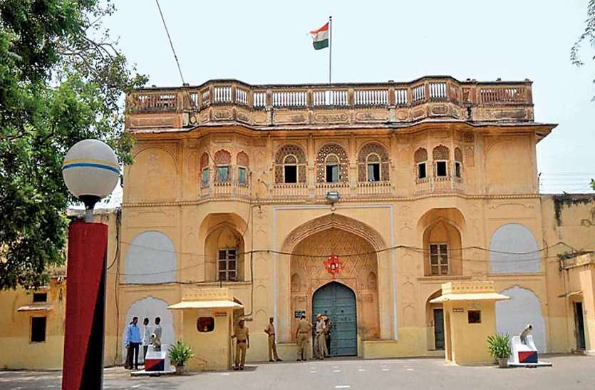 जेल में बंद बंदियों से परिजन कर सकेंगे मुलाकात जेल में बंद बंदियों से परिजन कर सकेंगे मुलाकात