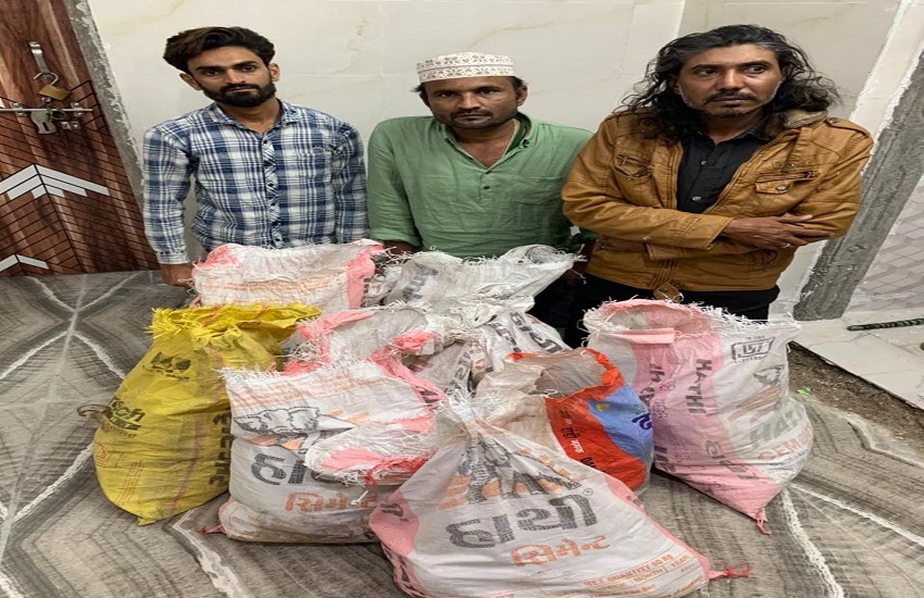 गुजरात: मोरबी से 600 करोड़ की हेरोइन जब्त, तीन ड्रग्स तस्कर गिरफ्तार