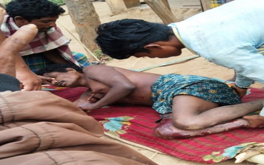 जमीन विवाद में बड़े भाई ने छोटे भाई को तीर से मारा, मौके पर ही घर में मौत