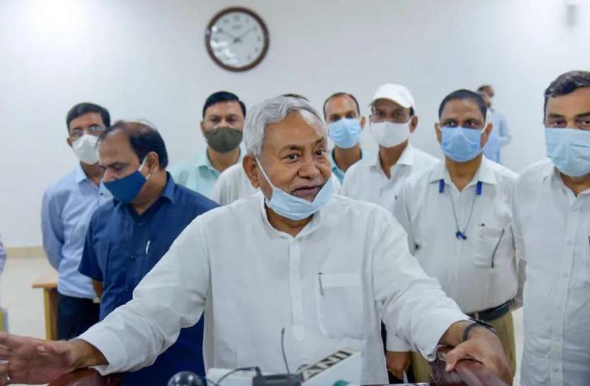 nitish kumar target on Opposition over bihar liquor ban law शराबबंदी को लेकर विपक्षियों पर बरसे सीएम नीतीश कुमार, कहा- लाशों पर हो रही राजनीति