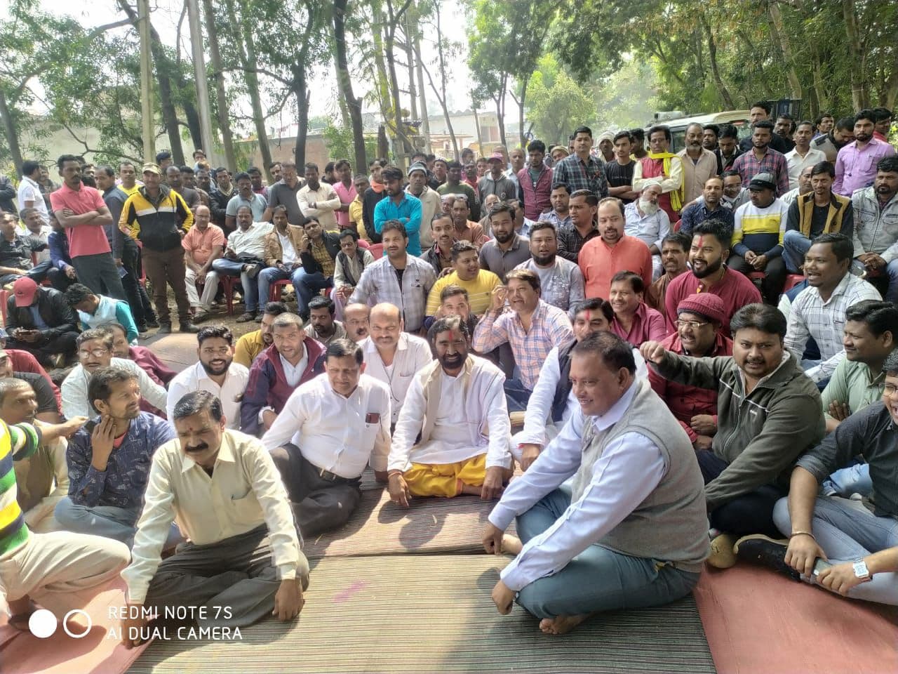 Protest in Rajendragram on slow pace of Kirarghat repair work, four ho
