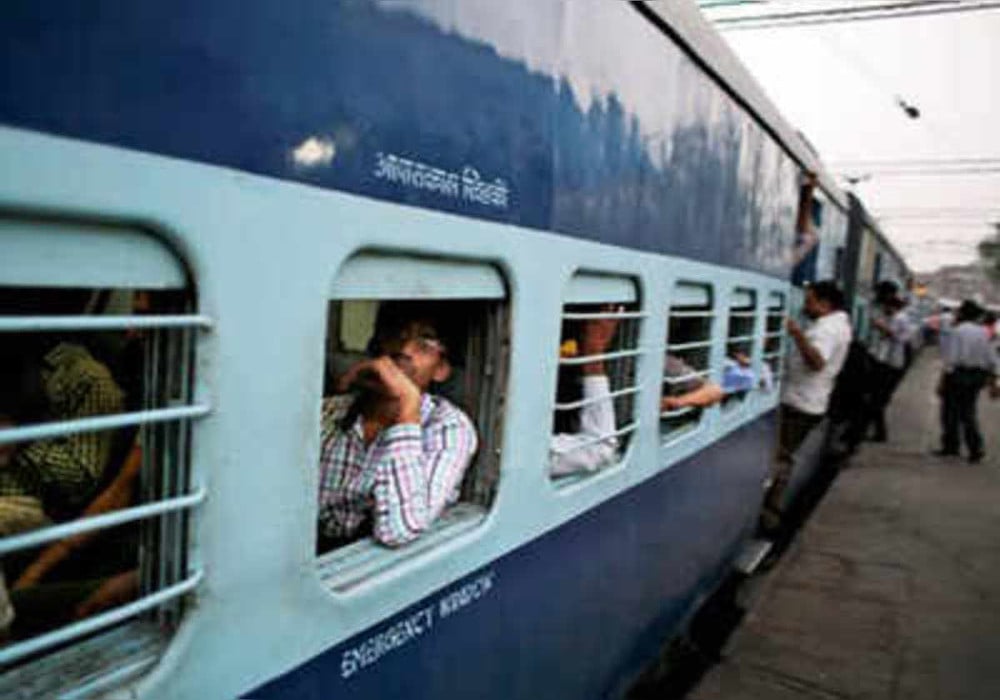 वाराणसी-लखनऊ में शटल ट्रेन बुकिंग शुरू, चार घंटे में पूरा होगा सफर