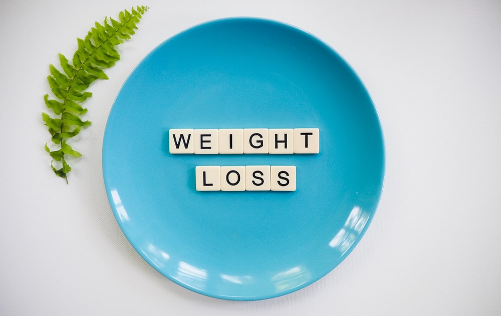 Weight Loss Tips: अगर आप अपना वजन कम करना चाहते हैं तो रात में भूलकर भी न खाएं इन चीजों को