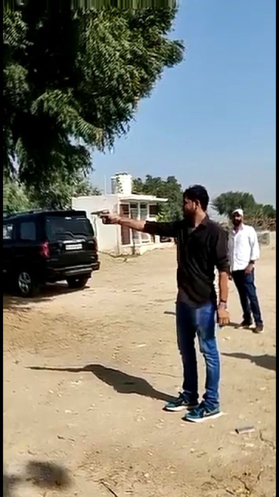 007 गैंग ने फिर निकाले हथियार, फायरिंग का अभ्यास