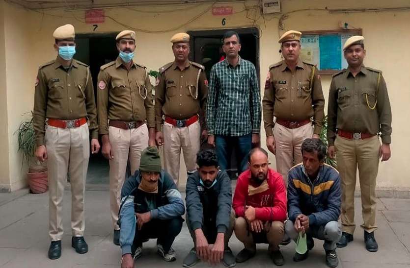 ट्रक चुराने वाला गिरोह चढ़ा पुलिस के हत्थे ट्रक चुराने वाला गिरोह चढ़ा पुलिस के हत्थे
