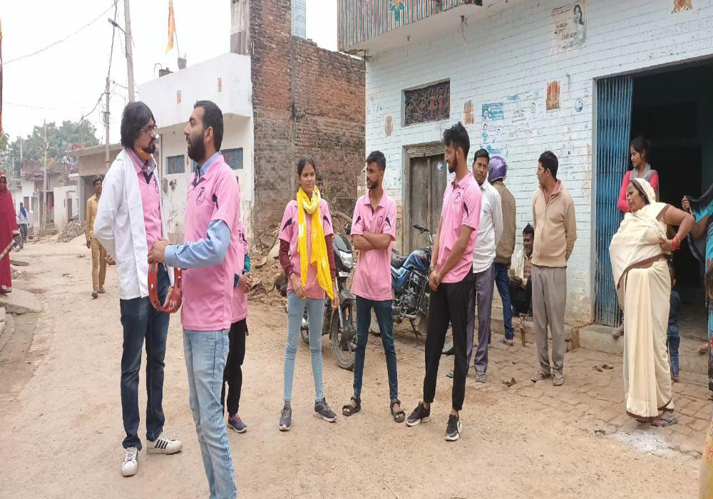 नुक्कड़ नाटक कर बताया क्यों जरूरी है दवा खाना