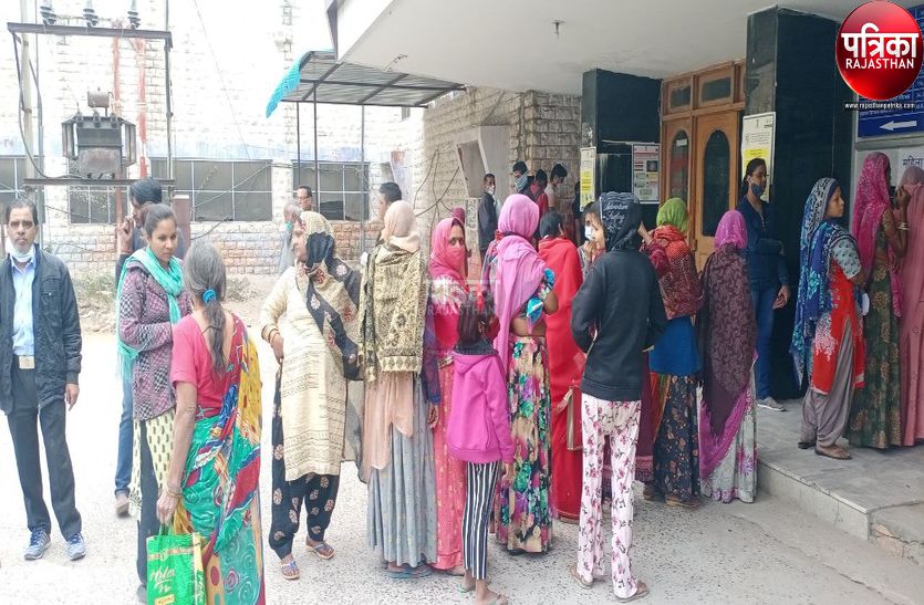 बादल छाने से गिरा तापमान, ख्याल नहीं रखा तो जकड़ लेगी बीमारियां